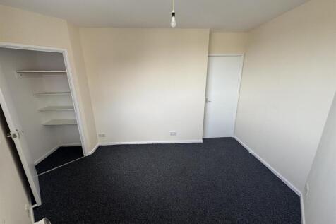 Bedroom 1 (2/2)