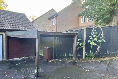 Garage/Carport