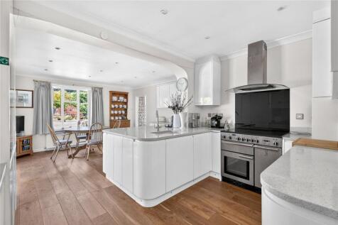 Woodlands Close, Ascot, SL5 photo 3