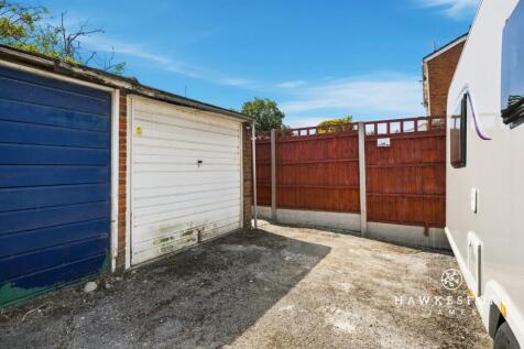 Periwinkle Close, Sittingbourne - Garage