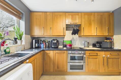 CAM02136G0-PR0550-STILL009