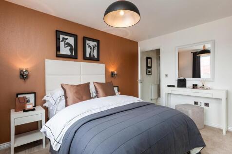 A welcoming main bedroom that makes winding down feel natural and easy