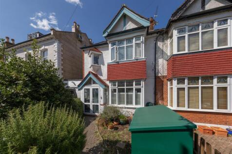 Derby Road, E18