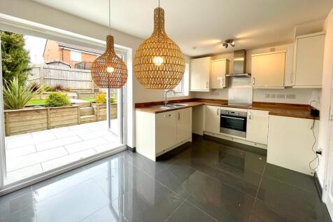 Kitchen dine 