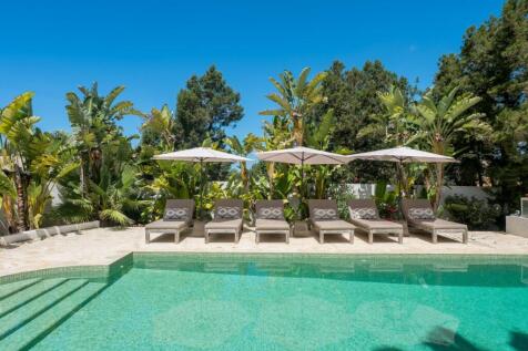 Poolside living