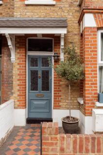 37 Cassiobury Road, E17