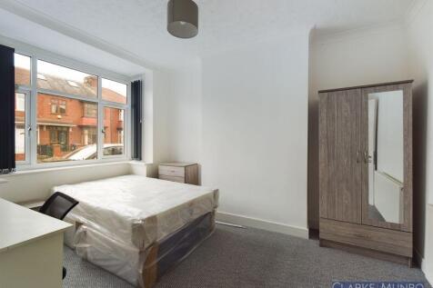 PROFESSIONAL HOUSE SHARE - Ayresome Green Lane, Middlesbrough photo 4