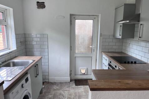 Newlands Avenue, Bowerham, Lancaster  photo 3