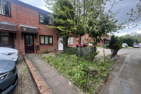 FRONT OF HOUSE 2.jpeg