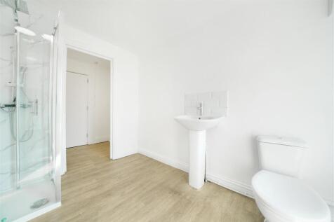 6 Crescent Road - vXOiIqO7wDsiy71Kwx4r.jpg