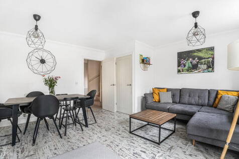 Sitting/Dining Room