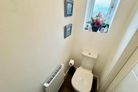 Downstairs toilet.jpg