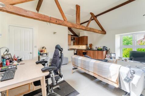 Village Mews, 26 High Street Yatton, BS49 4JA 28.j