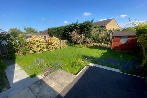REAR GARDEN.jpg