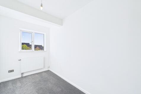 CAM01909G0-PR0386-STILL011