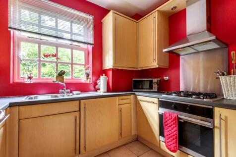 Bracken Place, Chilworth, Southampton, Hampshire, SO16 photo 3