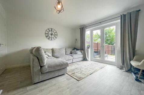 LOUNGE DINING ROOM