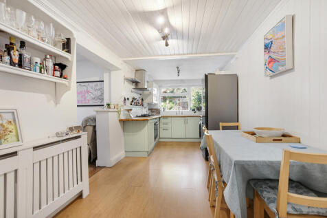 Kitchen | Dining Area