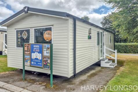 Exterior of the Willerby Midhurst holiday caravan 