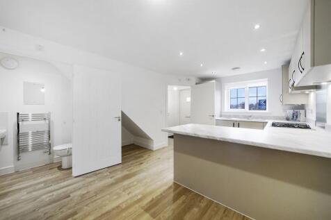 3 bedroom Semi Detached House in Beaminster Avenue, Cottam photo 4