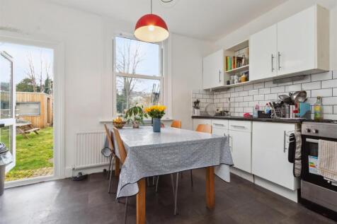49a Longley Road SW17 kitchen 1.jpg
