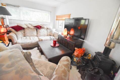 14 BRAMLEY PARK.jpg