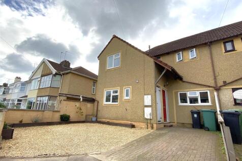 Front shot of property and driveway..jpeg
