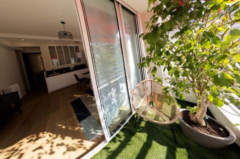 8.Balcony