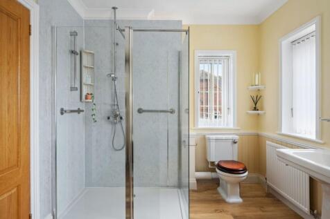 Family Bathroom - shower