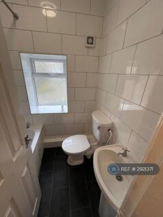Walton St, Colne, BB8 photo 4