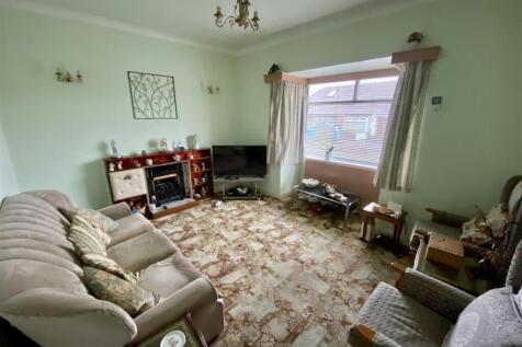 Bramleys Estate Agents - Hepworth Drive - Mirfield