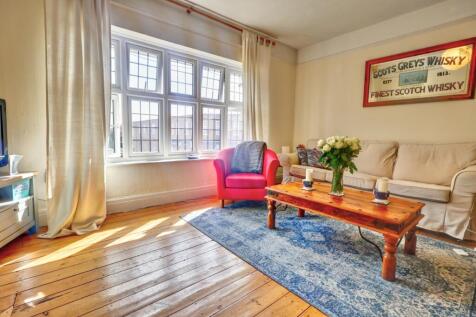 Sycamore Road, Amersham, Buckinghamshire, HP6 photo 3