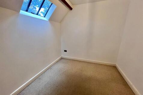 Bedroom a1.jpg
