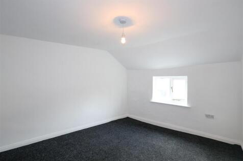 Retail Property (high street) to rent Image 4