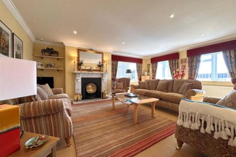 Generous Lounge 347