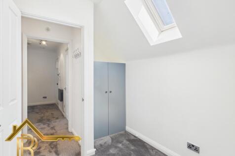 CAM03016G0-PR0078-STILL017