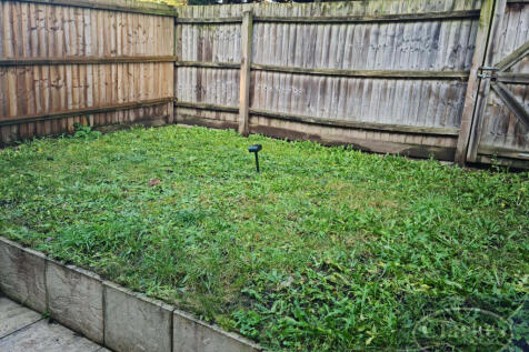 Beswick Gardens, Ensbury Park, BH10 5FL photo 4