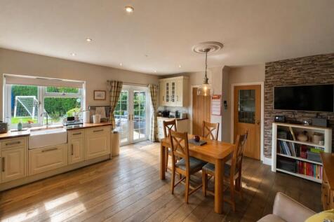 Woodend Lane - kitchen2.jpeg