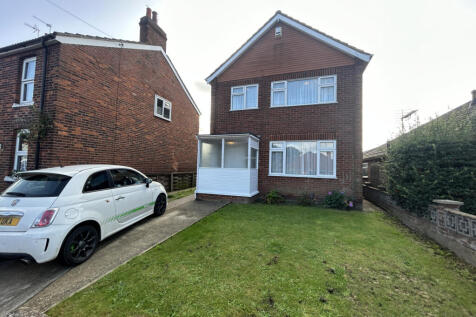 3 bedroom Detached for rent