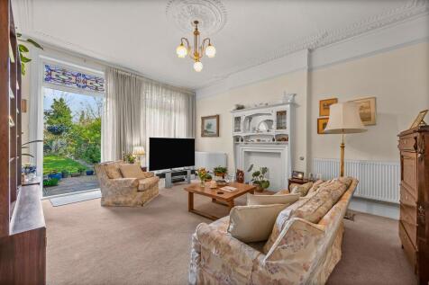 Garden Lounge Room