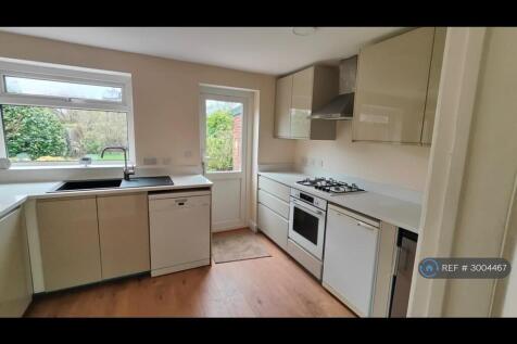 Gables Avenue, Borehamwood, WD6 photo 5