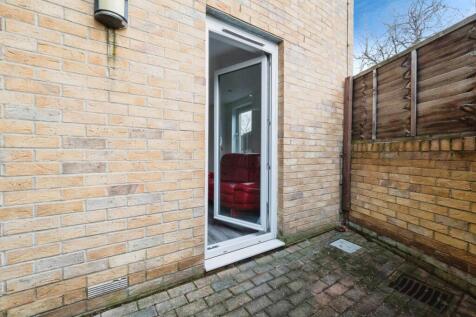 2 bed, 1 bath Flat in edinburgh - Photo 16