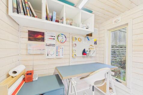 Summer House/Hobby Room