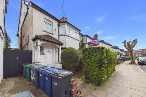 6 bed semi-detached house for sale Princes Park A