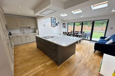 Kitchen/ Family Room