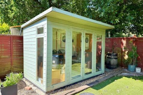 outbuilding.jpg