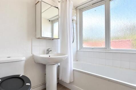 Newman Court, Station Road, London, N3 photo 3