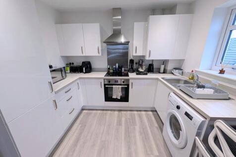 1-bed flat on 25, Sultan Glacier Close, Newport, , £950/mo