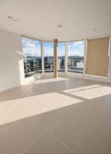 2-bed flat on Apartment T, Nottingham One Tower,  Canal Street, Nottingham, £1,950/mo