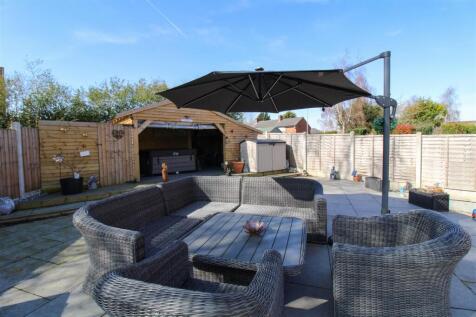 PATIO &amp; ENTERTAINMENT AREA